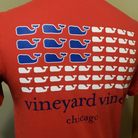 Vineyard vines chicago red whale pocket tshirt - Picture 1 of 5